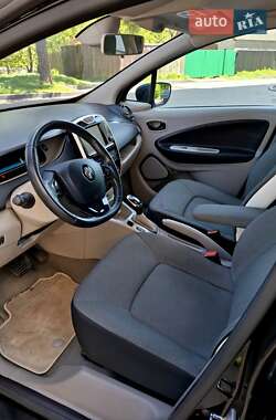 Хетчбек Renault Zoe 2015 в 