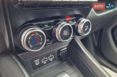 Хэтчбек Renault Zoe 2020 в 