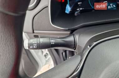 Хэтчбек Renault Zoe 2020 в 