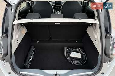 Хэтчбек Renault Zoe 2021 в 