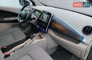 Хэтчбек Renault Zoe 2014 в 