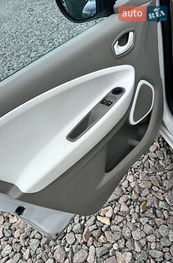 Хэтчбек Renault Zoe 2015 в 