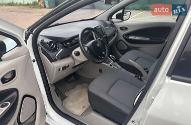 Хэтчбек Renault Zoe 2015 в 