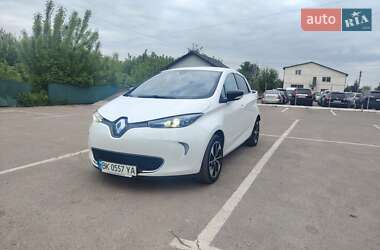 Хэтчбек Renault Zoe 2015 в 