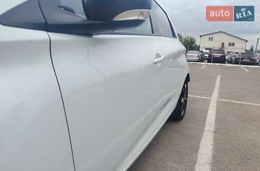 Хэтчбек Renault Zoe 2015 в 