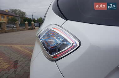 Хетчбек Renault Zoe 2017 в 