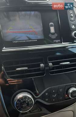 Хэтчбек Renault Zoe 2015 в 