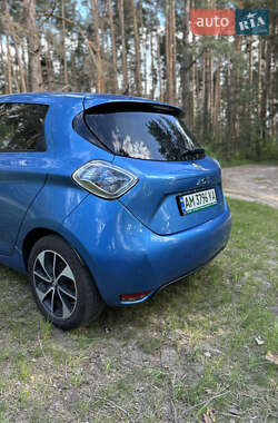 Хэтчбек Renault Zoe 2017 в 