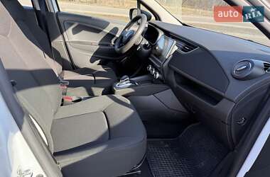Хэтчбек Renault Zoe 2020 в 