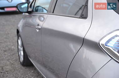 Хетчбек Renault Zoe 2016 в 