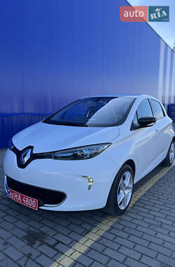 Хэтчбек Renault Zoe 2015 в 