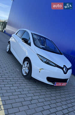 Хэтчбек Renault Zoe 2015 в 