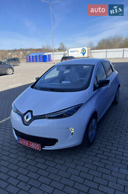 Хэтчбек Renault Zoe 2015 в 