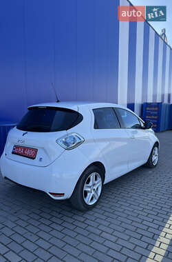 Хэтчбек Renault Zoe 2015 в 