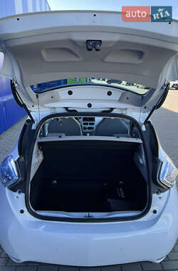 Хэтчбек Renault Zoe 2015 в 