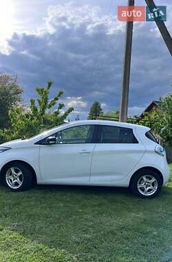 Хэтчбек Renault Zoe 2016 в 