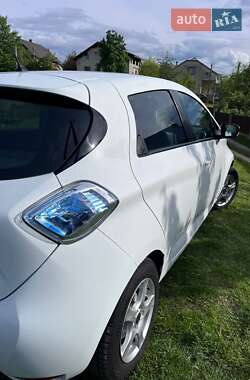Хэтчбек Renault Zoe 2016 в 