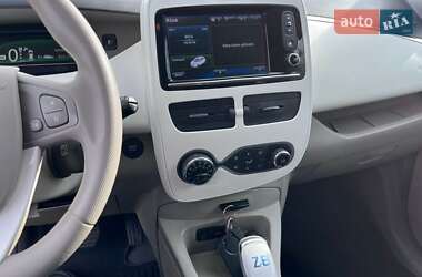 Хэтчбек Renault Zoe 2016 в 