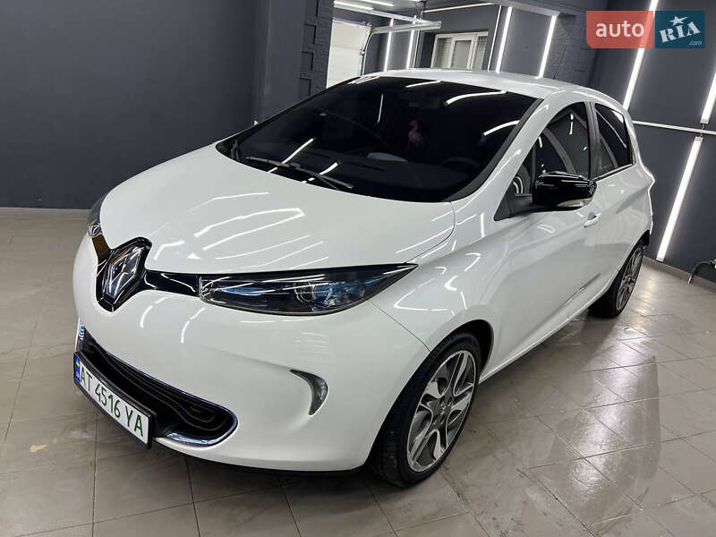 Хэтчбек Renault Zoe 2013 в 