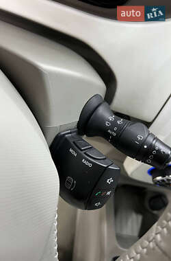Хэтчбек Renault Zoe 2013 в 