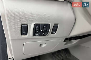 Хэтчбек Renault Zoe 2013 в 