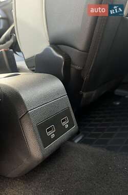 Хэтчбек Renault Zoe 2020 в 