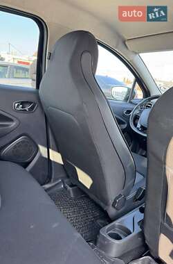 Хэтчбек Renault Zoe 2017 в 