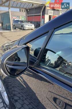 Хэтчбек Renault Zoe 2017 в 