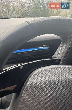 Хэтчбек Renault Zoe 2017 в 