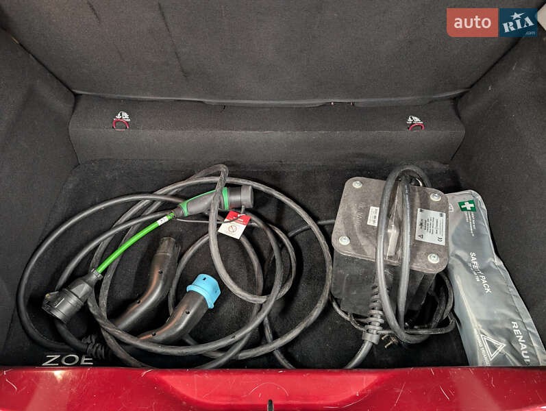 Хэтчбек Renault Zoe 2018 в Киеве