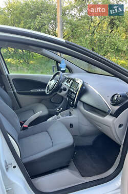 Хэтчбек Renault Zoe 2016 в 