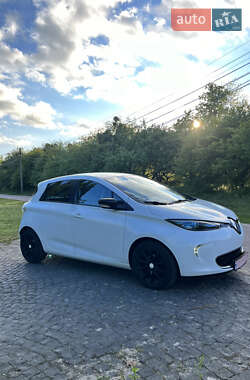 Хэтчбек Renault Zoe 2016 в 