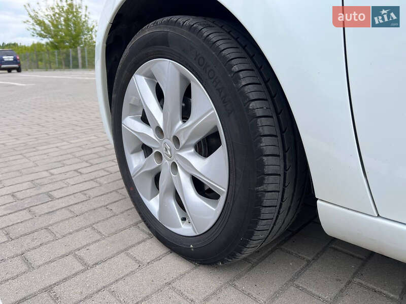 Хэтчбек Renault Zoe 2015 в Дубно фото 12 Хэтчбек Renault Zoe 2015 в Дубно
