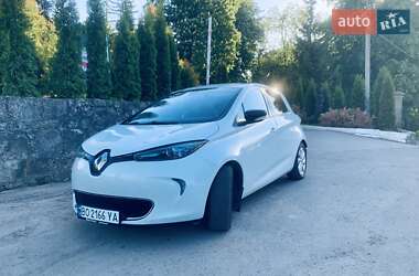 Хэтчбек Renault Zoe 2015 в 