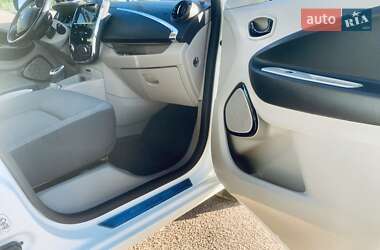 Хэтчбек Renault Zoe 2015 в 