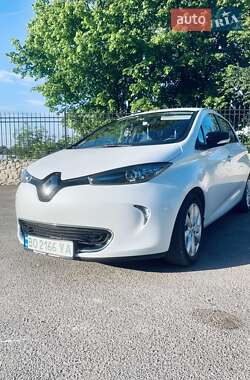 Хэтчбек Renault Zoe 2015 в 