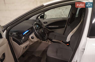 Хэтчбек Renault Zoe 2015 в 