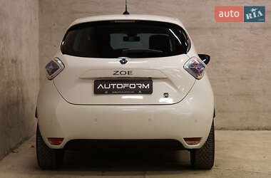 Хэтчбек Renault Zoe 2015 в 