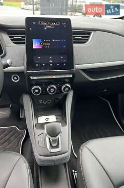 Хэтчбек Renault Zoe 2021 в 