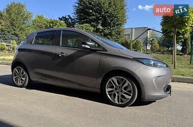 Хетчбек Renault Zoe 2016 в 