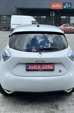 Хетчбек Renault Zoe 2016 в 