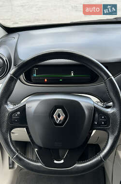 Хетчбек Renault Zoe 2016 в 