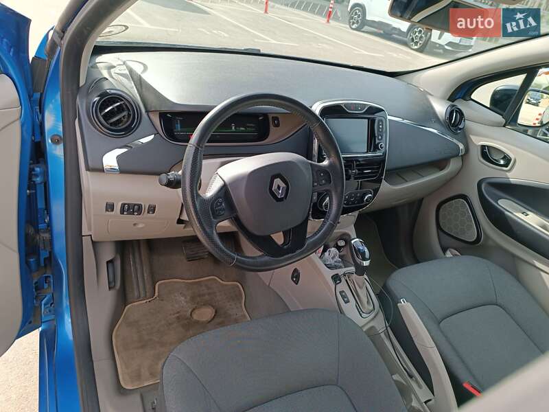 Хэтчбек Renault Zoe 2016 в Киеве фото 7 Хэтчбек Renault Zoe 2016 в Киеве