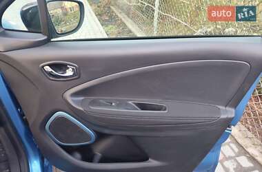 Хэтчбек Renault Zoe 2017 в 
