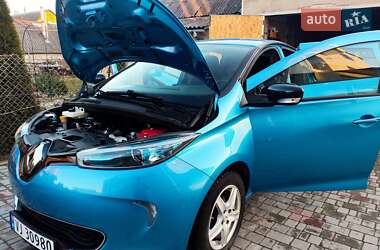 Хэтчбек Renault Zoe 2017 в 