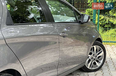 Хэтчбек Renault Zoe 2017 в 