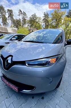 Хэтчбек Renault Zoe 2016 в 