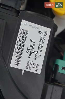 Хетчбек Renault Zoe 2015 в 