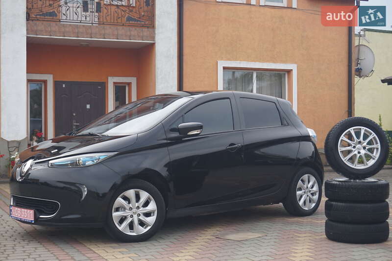 Хетчбек Renault Zoe 2015 в 