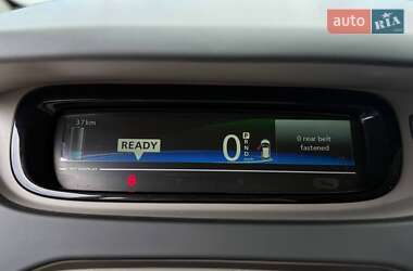 Хэтчбек Renault Zoe 2016 в 